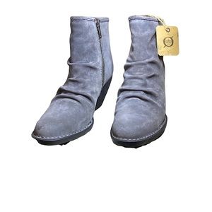 🆕 Born AIRE  Boots in Dark Grey (Fumo) Suede leather Size 7 USA Euro Size 38